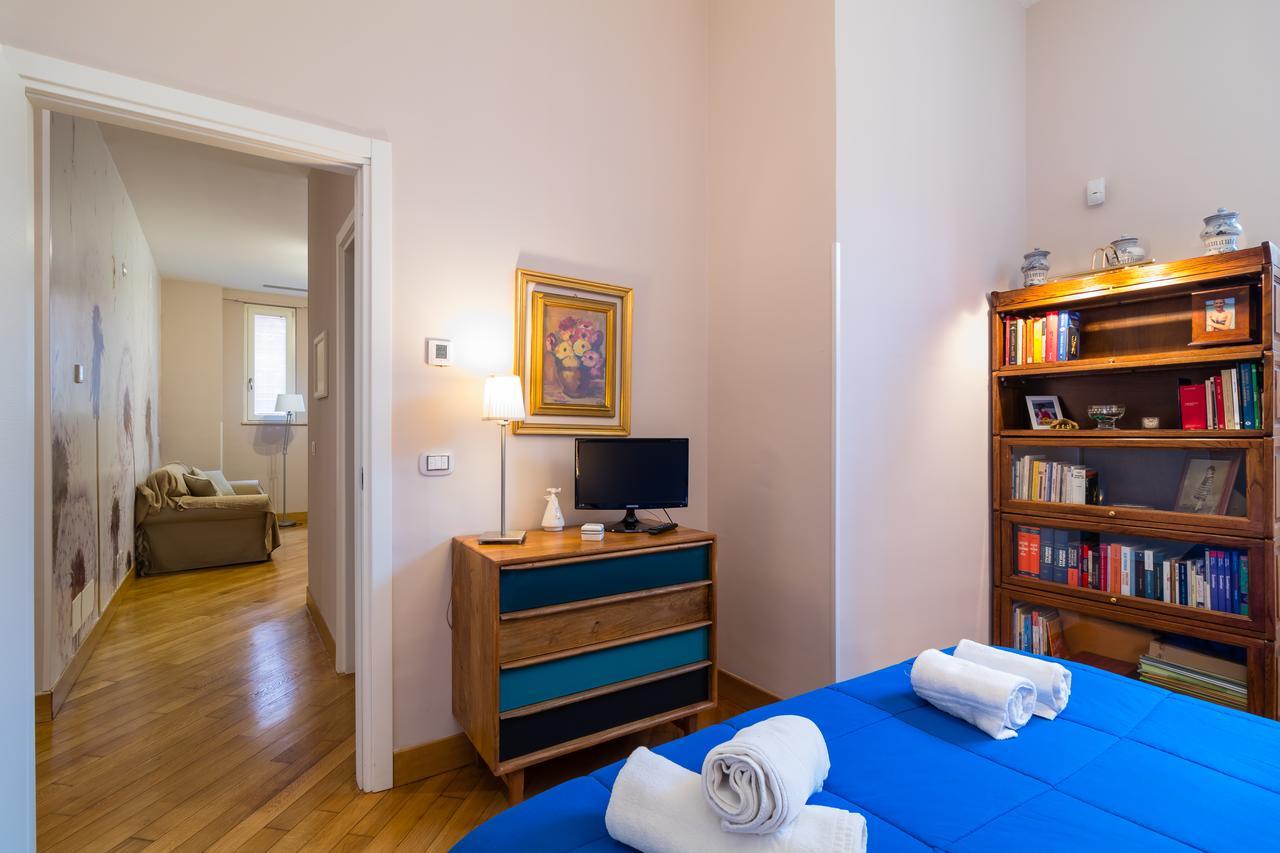 Elegant Flat At Municipio By Napoliapartments Exterior photo