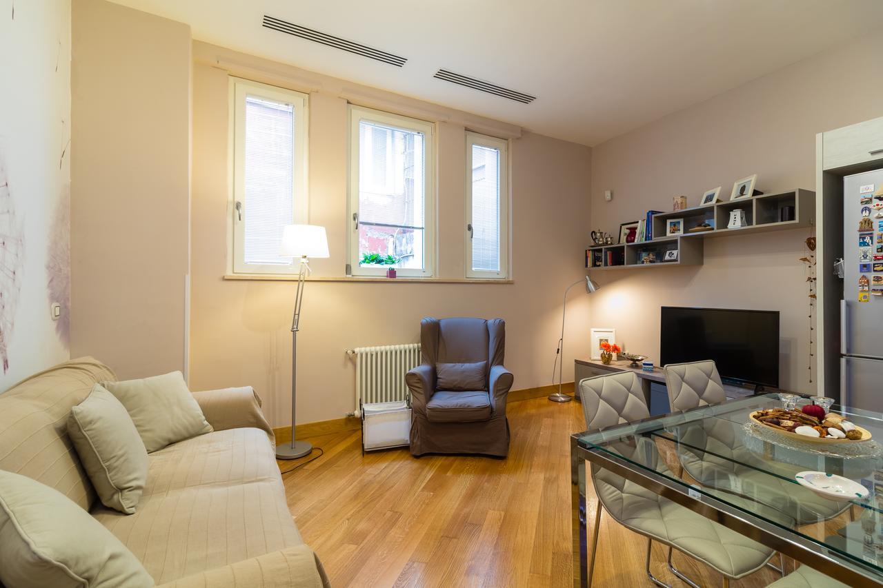 Elegant Flat At Municipio By Napoliapartments Exterior photo