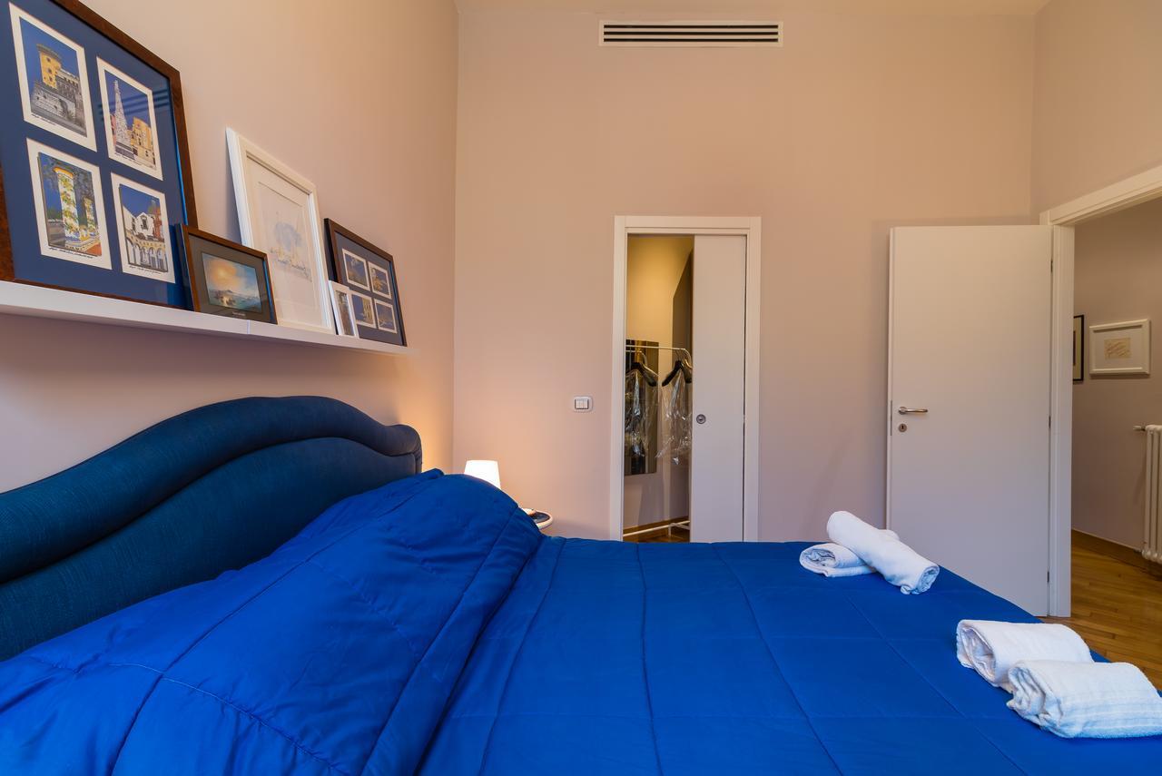 Elegant Flat At Municipio By Napoliapartments Exterior photo