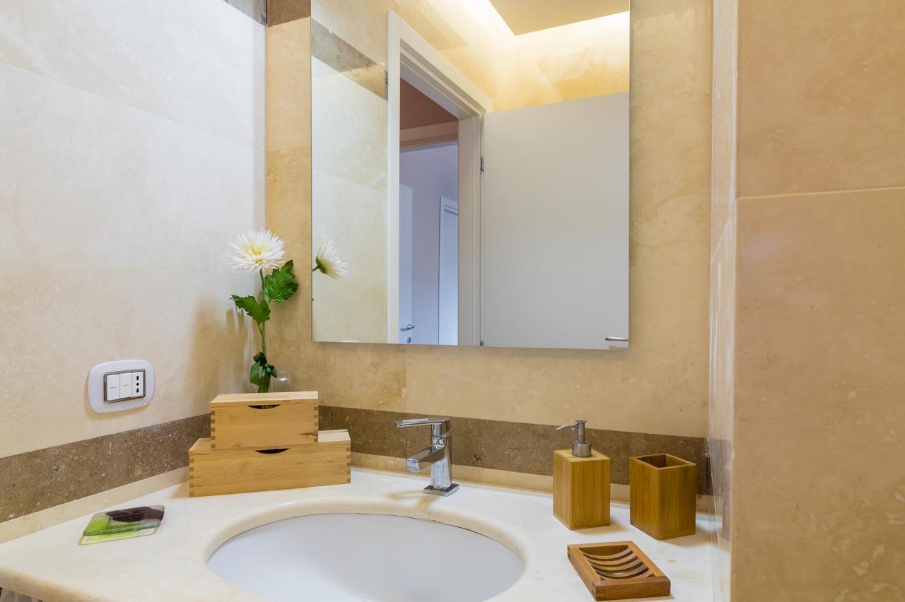 Elegant Flat At Municipio By Napoliapartments Exterior photo