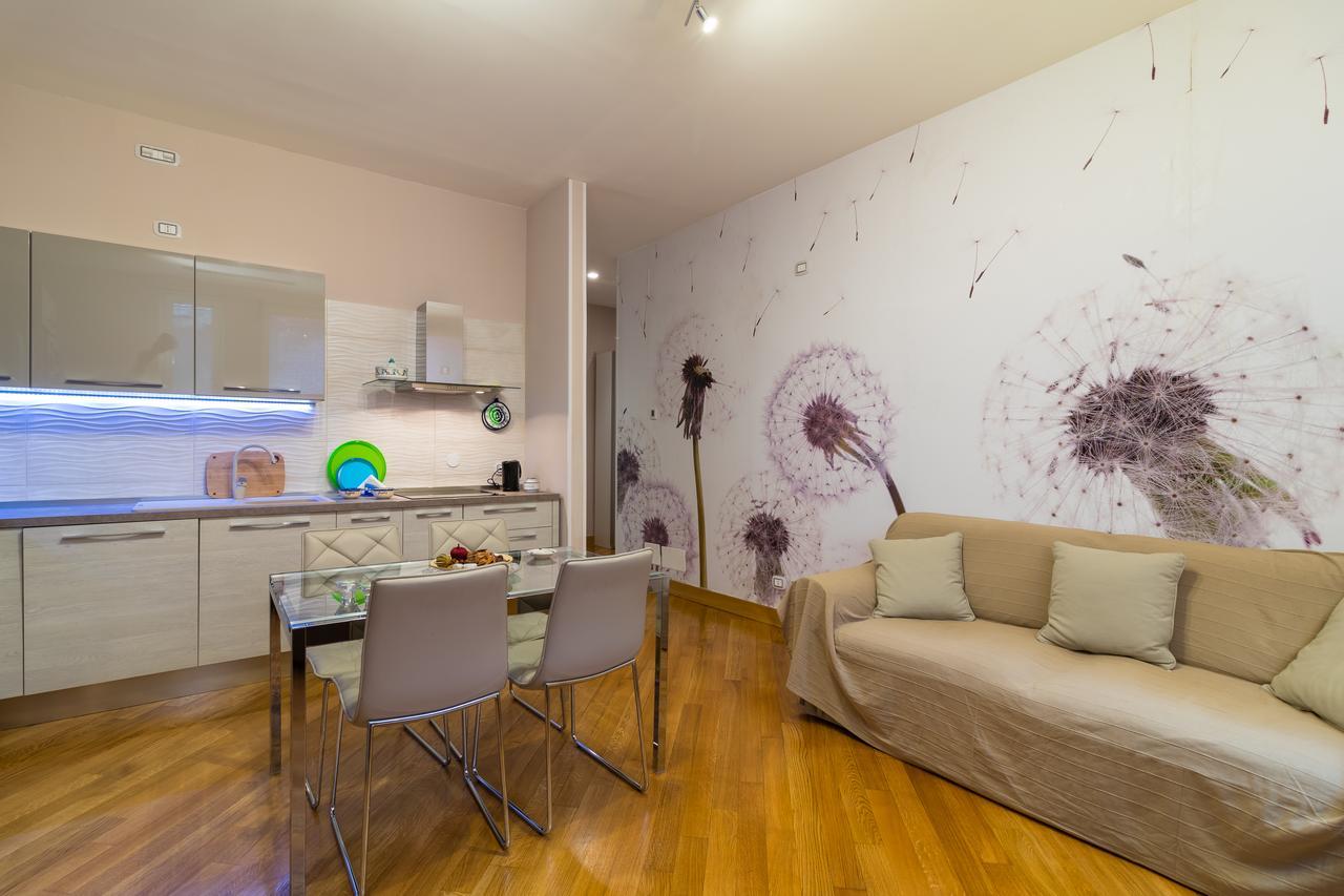 Elegant Flat At Municipio By Napoliapartments Exterior photo
