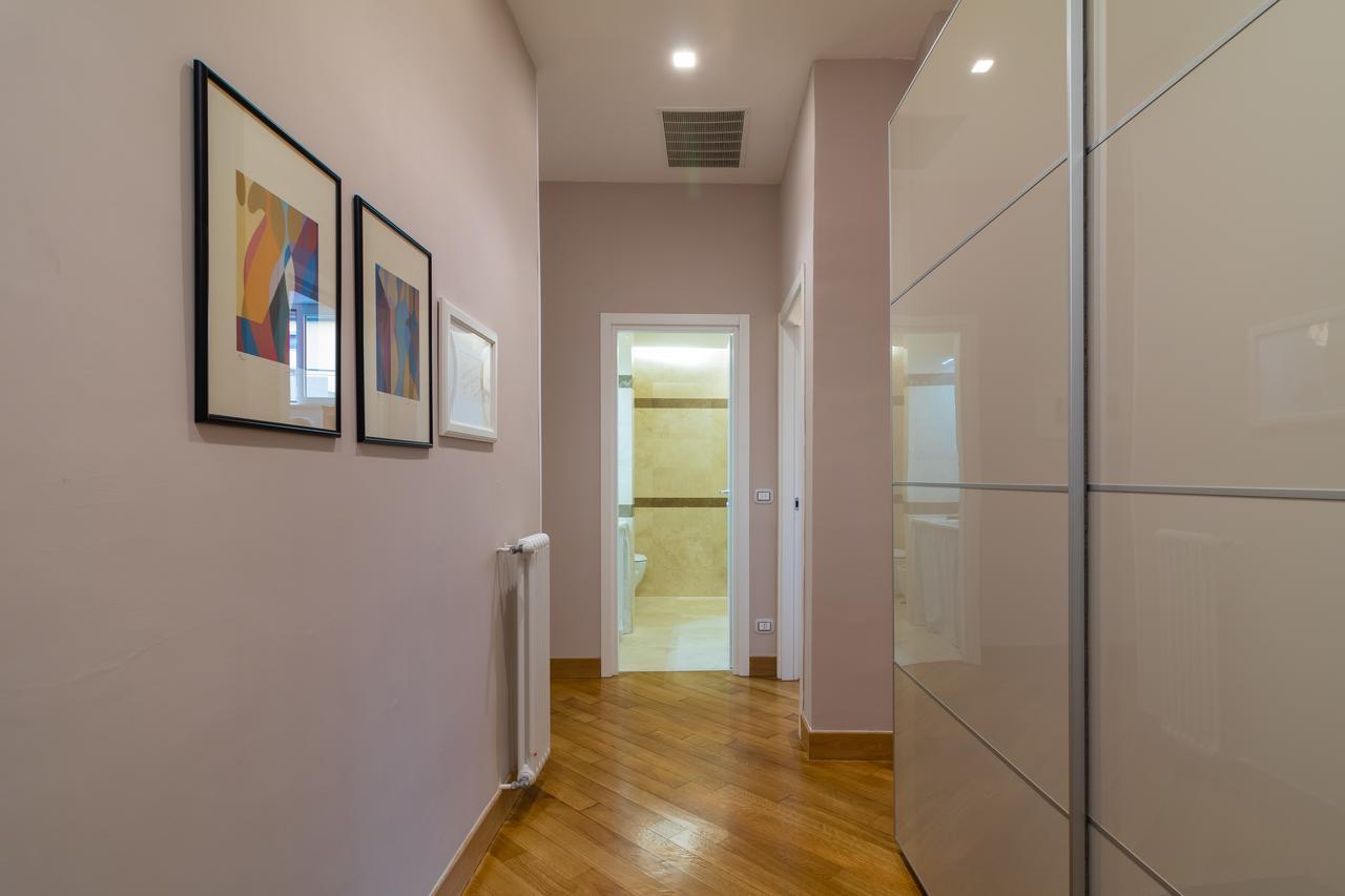 Elegant Flat At Municipio By Napoliapartments Exterior photo