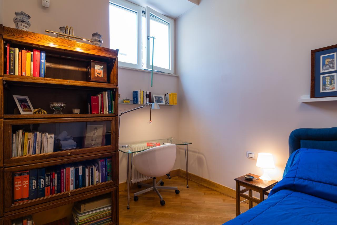 Elegant Flat At Municipio By Napoliapartments Exterior photo